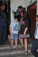 Akshay Kumar watches Aarakshan with family in PVR, Juhu, Mumbai on 13th Aug 2011 (2).JPG